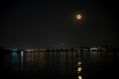 Paul-Rennie-Harvest-moon-and-mars-over-Fraser-River