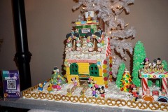 dorothy-dorothy_3_OpenGalDSC07967-Gingerbread-Lane1