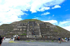 Kirby-Wang-20250728_141324TeotihuacanPyramid2-mpc